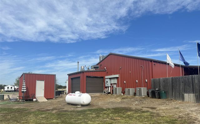 3667 3667 E Interstate 30, Campbell, TX 75422