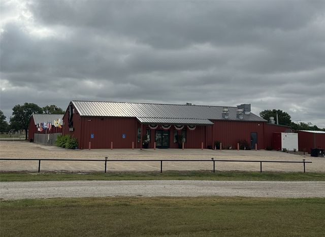 3667 3667 E Interstate 30, Campbell, TX 75422