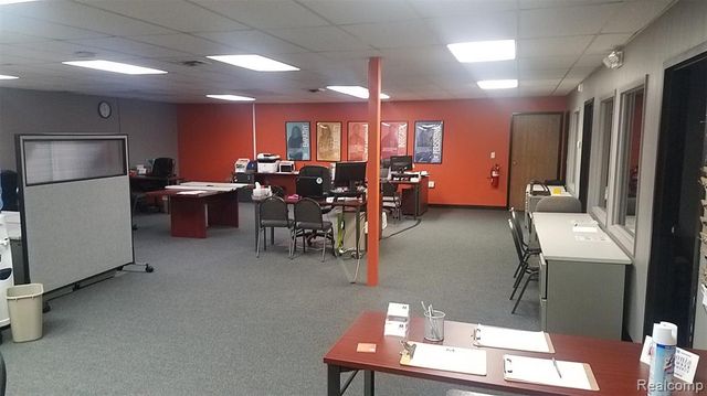 32290 5 Mile Ste3 Road, Livonia, MI 48154