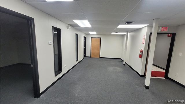 32290 5 Mile Ste3 Road, Livonia, MI 48154
