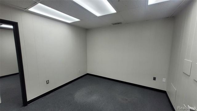 32290 5 Mile Ste3 Road, Livonia, MI 48154