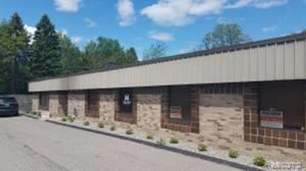 32290 5 Mile Ste3 Road, Livonia, MI 48154