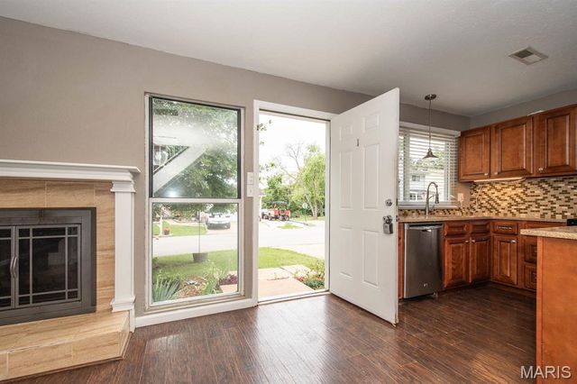 1627 Williamsburg Drive, Barnhart, MO 63012