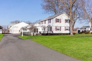 11 West St, Hadley, MA 01035