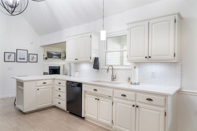 5825 S 286th East Avenue, Broken Arrow, OK 74014