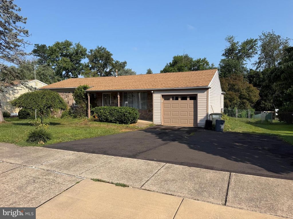 1270 CLOVER LN, Feasterville Trevose, PA 19053