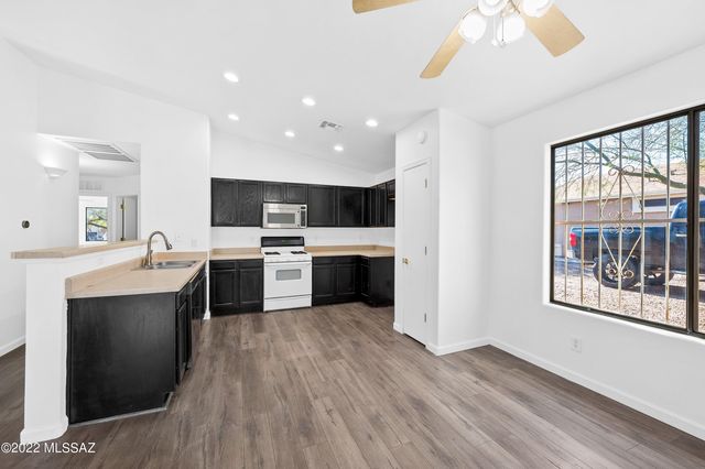 3680 W Ostler Street, Tucson, AZ 85746