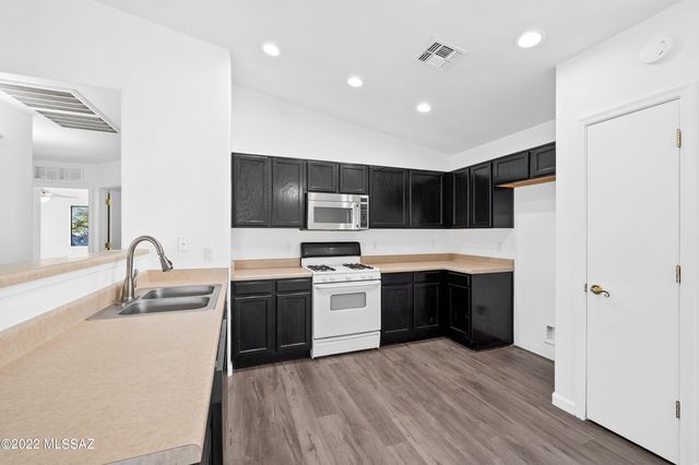 3680 W Ostler Street, Tucson, AZ 85746