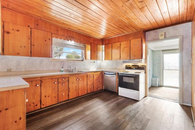 5605 BERTS ROAD, Lady Lake, FL 32159