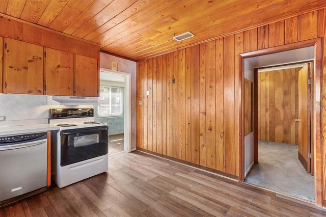 5605 BERTS ROAD, Lady Lake, FL 32159