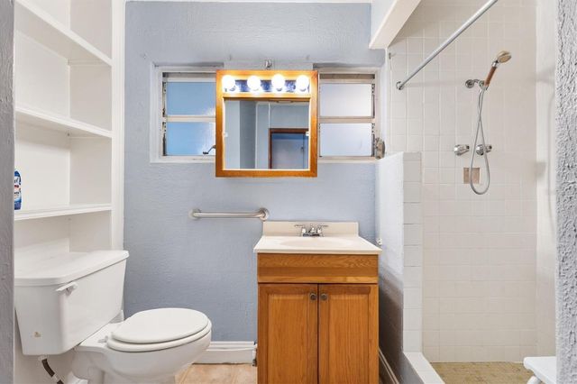 5605 BERTS ROAD, Lady Lake, FL 32159