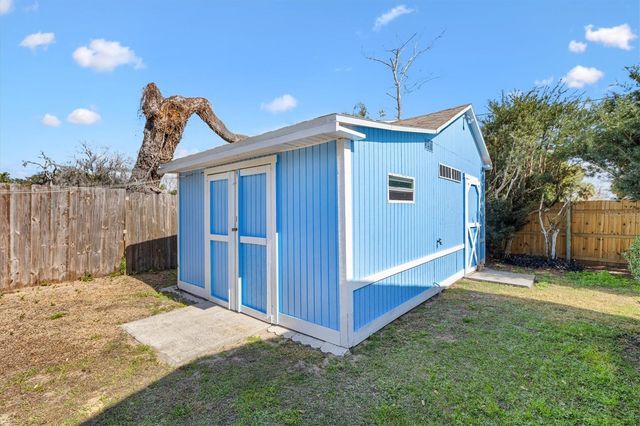 5605 BERTS ROAD, Lady Lake, FL 32159