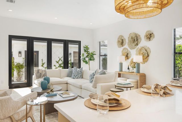 338 Alhambra Place, West Palm Beach, FL 33405