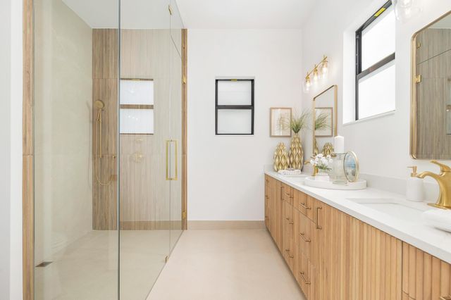 338 Alhambra Place, West Palm Beach, FL 33405