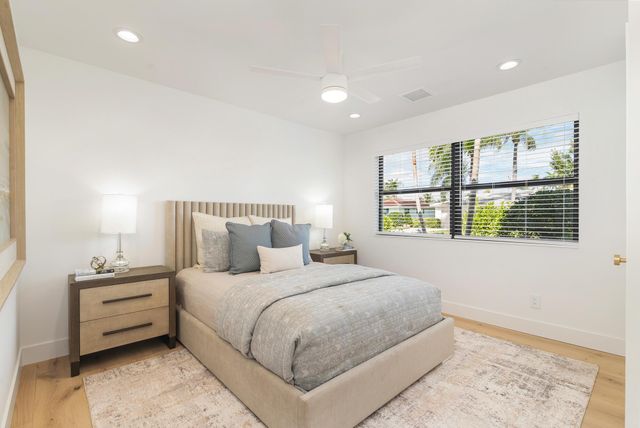 338 Alhambra Place, West Palm Beach, FL 33405