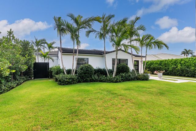 338 Alhambra Place, West Palm Beach, FL 33405