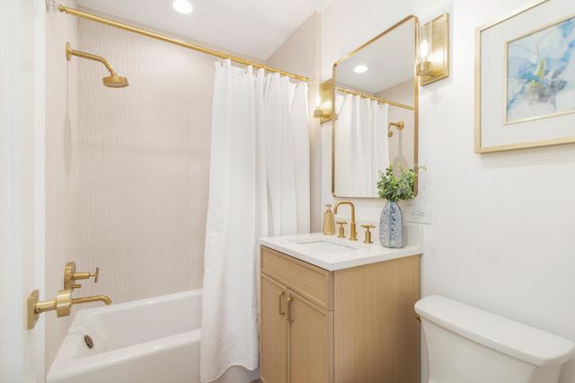 338 Alhambra Place, West Palm Beach, FL 33405