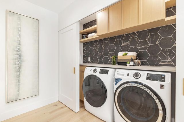 338 Alhambra Place, West Palm Beach, FL 33405