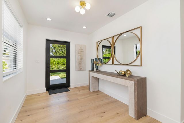 338 Alhambra Place, West Palm Beach, FL 33405