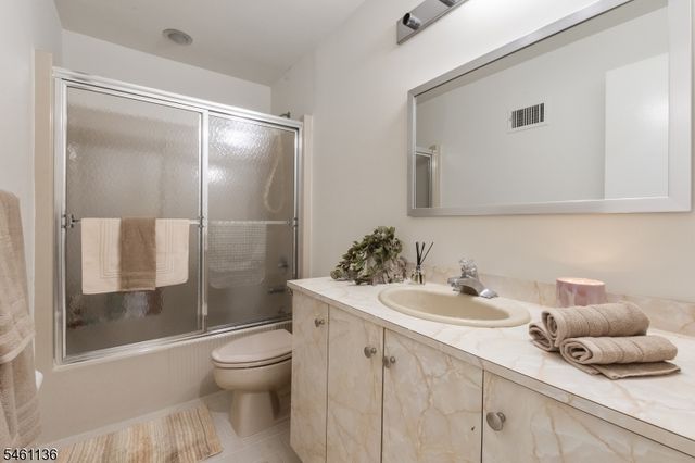 900 Valley Rd 3, Clifton City, NJ 07013