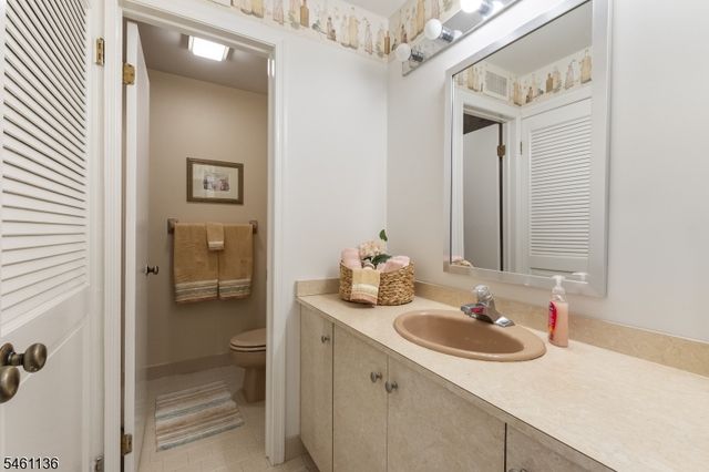 900 Valley Rd 3, Clifton City, NJ 07013