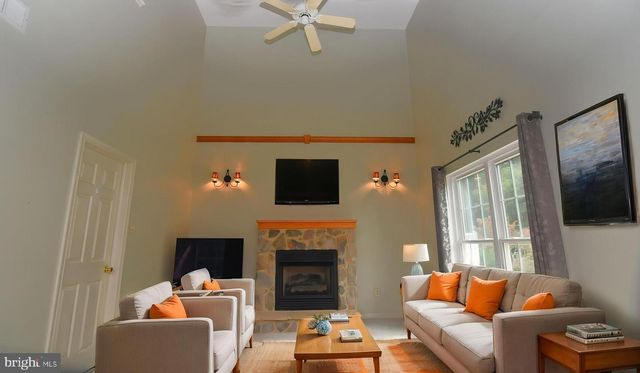 230 FOREST PARK DR, Chalfont, PA 18914