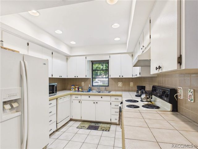 5 Pinewood Green, Homosassa, FL 34446