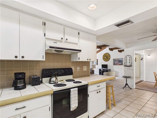 5 Pinewood Green, Homosassa, FL 34446