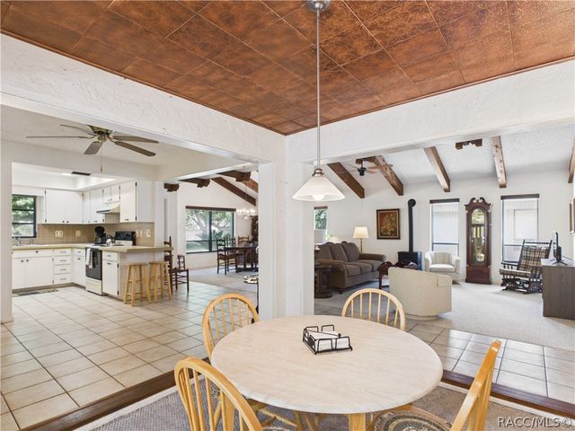 5 Pinewood Green, Homosassa, FL 34446