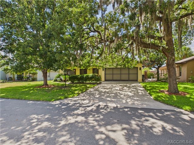 5 Pinewood Green, Homosassa, FL 34446