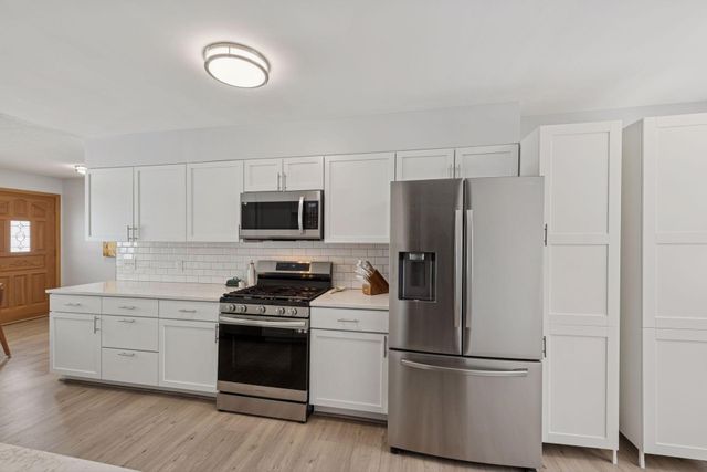 2400 Cedarwood Ridge, Minnetonka, MN 55305