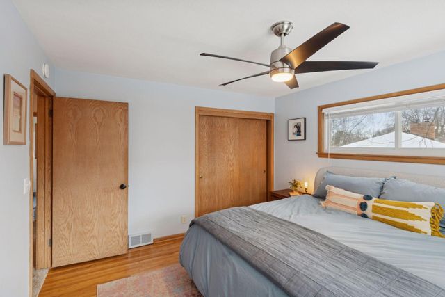 2400 Cedarwood Ridge, Minnetonka, MN 55305