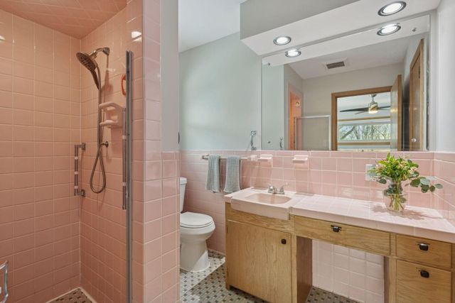 2400 Cedarwood Ridge, Minnetonka, MN 55305