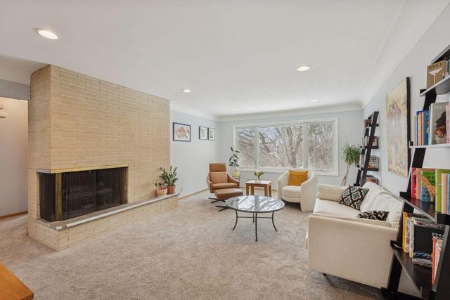 2400 Cedarwood Ridge, Minnetonka, MN 55305