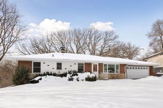 2400 Cedarwood Ridge, Minnetonka, MN 55305