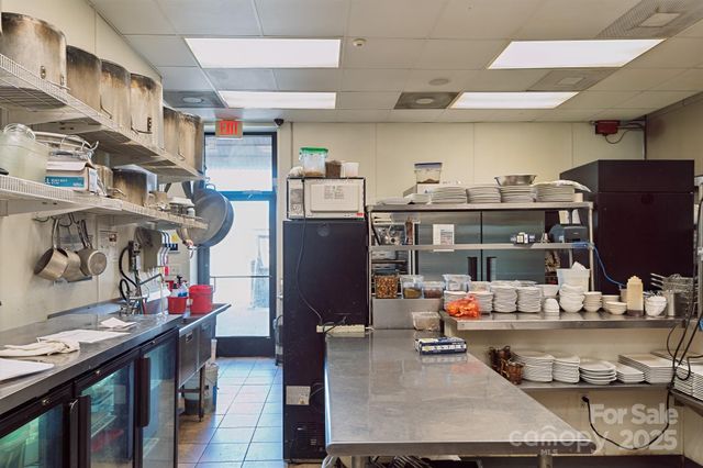 77 East Main Street, Franklin, NC 28734