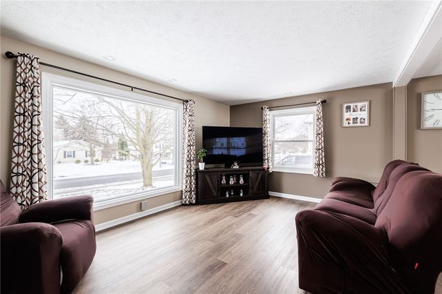 27 Parnell Drive, Riga, NY 14428