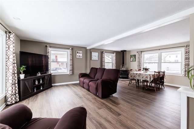 27 Parnell Drive, Riga, NY 14428