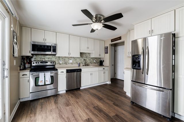 27 Parnell Drive, Riga, NY 14428