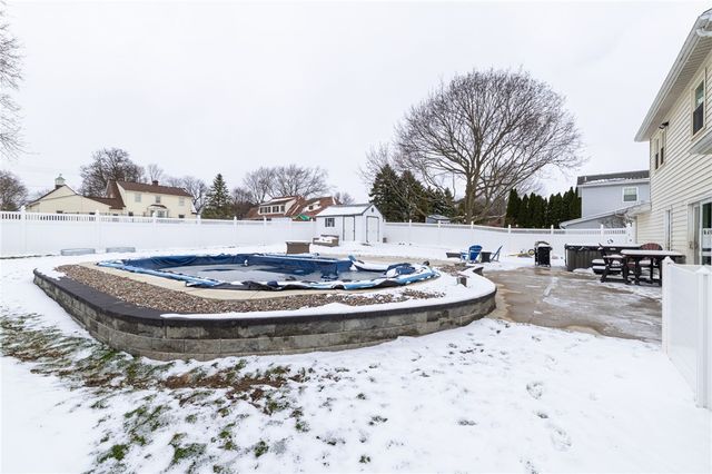 27 Parnell Drive, Riga, NY 14428