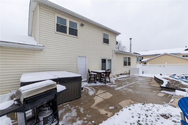 27 Parnell Drive, Riga, NY 14428