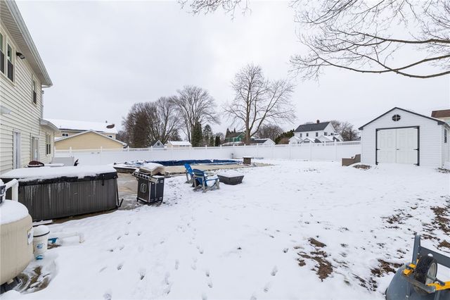 27 Parnell Drive, Riga, NY 14428