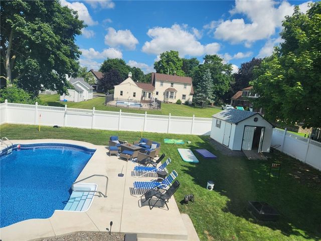 27 Parnell Drive, Riga, NY 14428