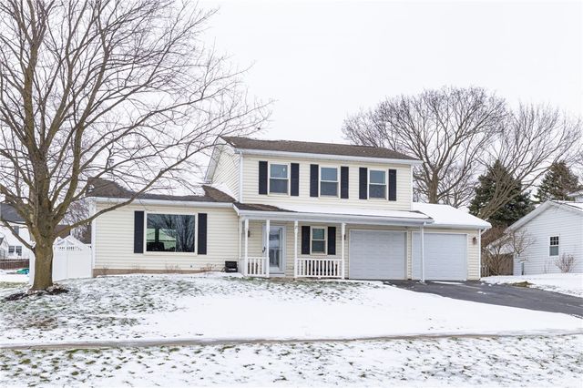 27 Parnell Drive, Riga, NY 14428