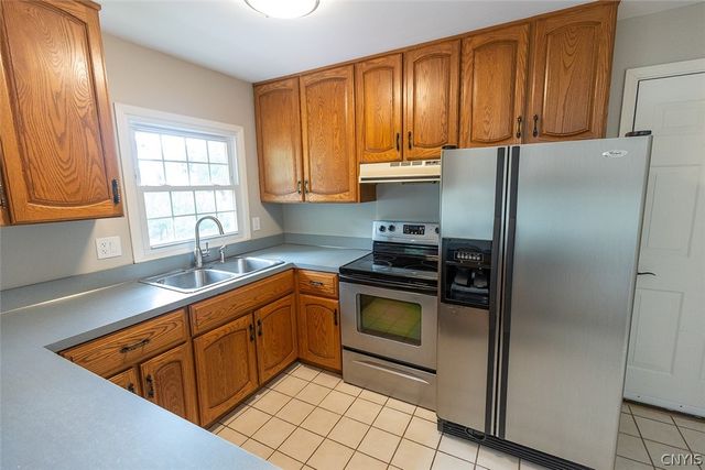 5350 Vineyard Drive, Clay, NY 13041