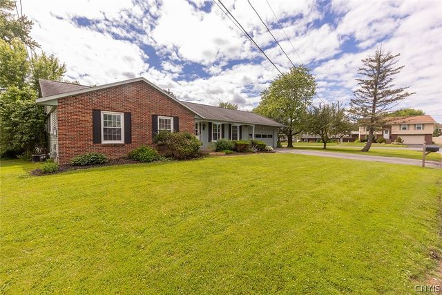 5350 Vineyard Drive, Clay, NY 13041