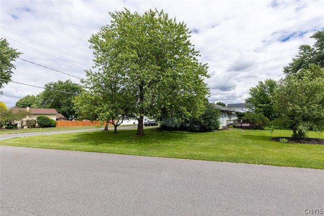 5350 Vineyard Drive, Clay, NY 13041