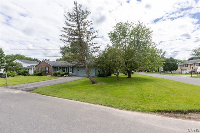 5350 Vineyard Drive, Clay, NY 13041