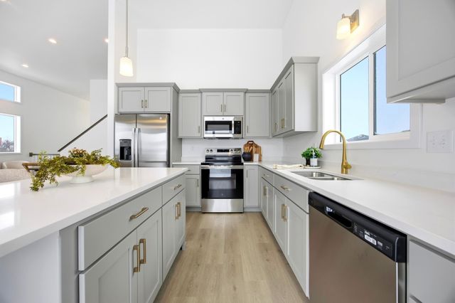 6203 87th Avenue S, Horace, ND 58047