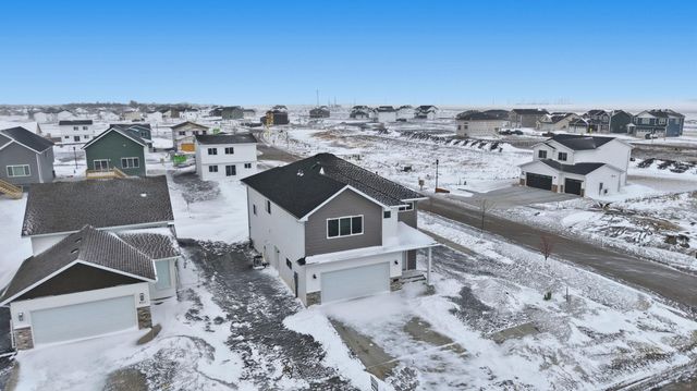 6203 87th Avenue S, Horace, ND 58047